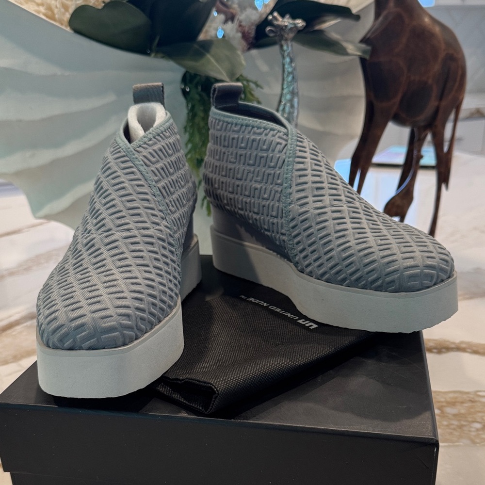 United Nude Gray/khaki  Ankle Booties. Fold Stella Lo. NIB NEVER WORN💖💖😘